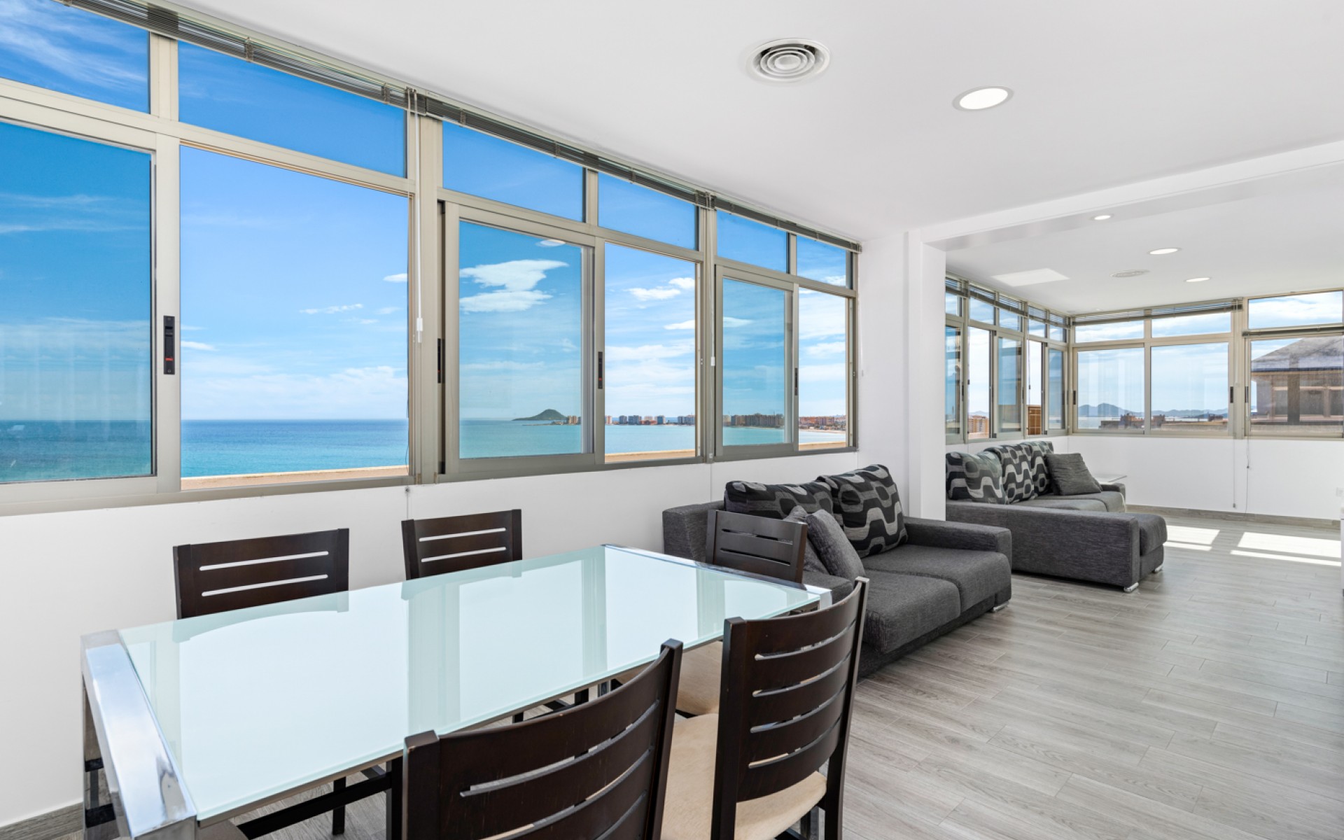 Resale - Apartment - La Manga del Mar Menor