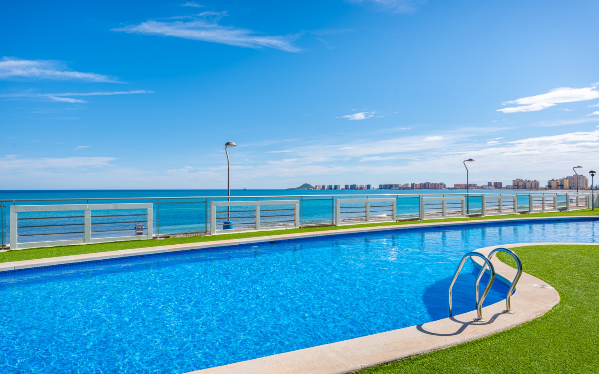 Resale - Apartment - La Manga del Mar Menor