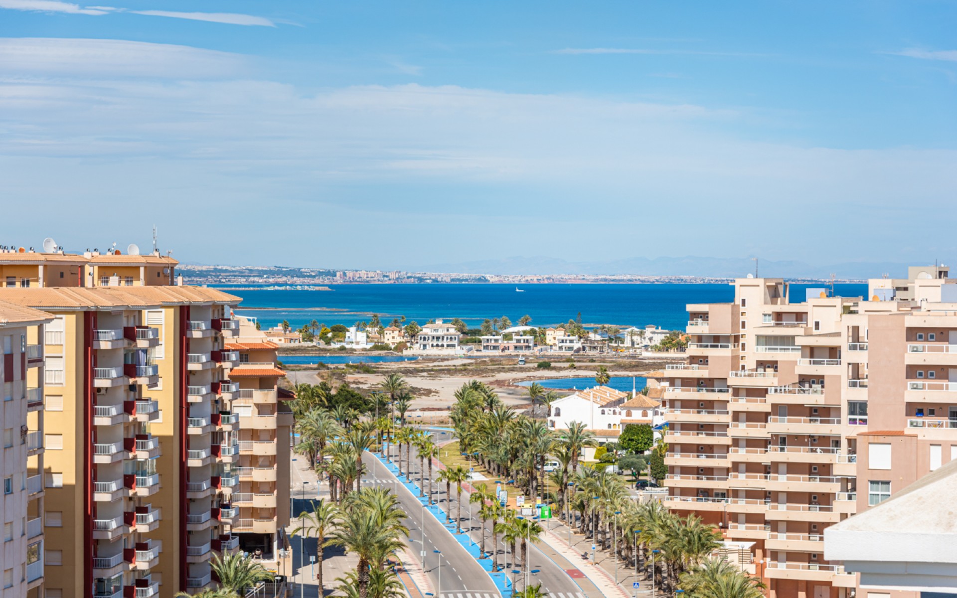 Resale - Apartment - La Manga del Mar Menor