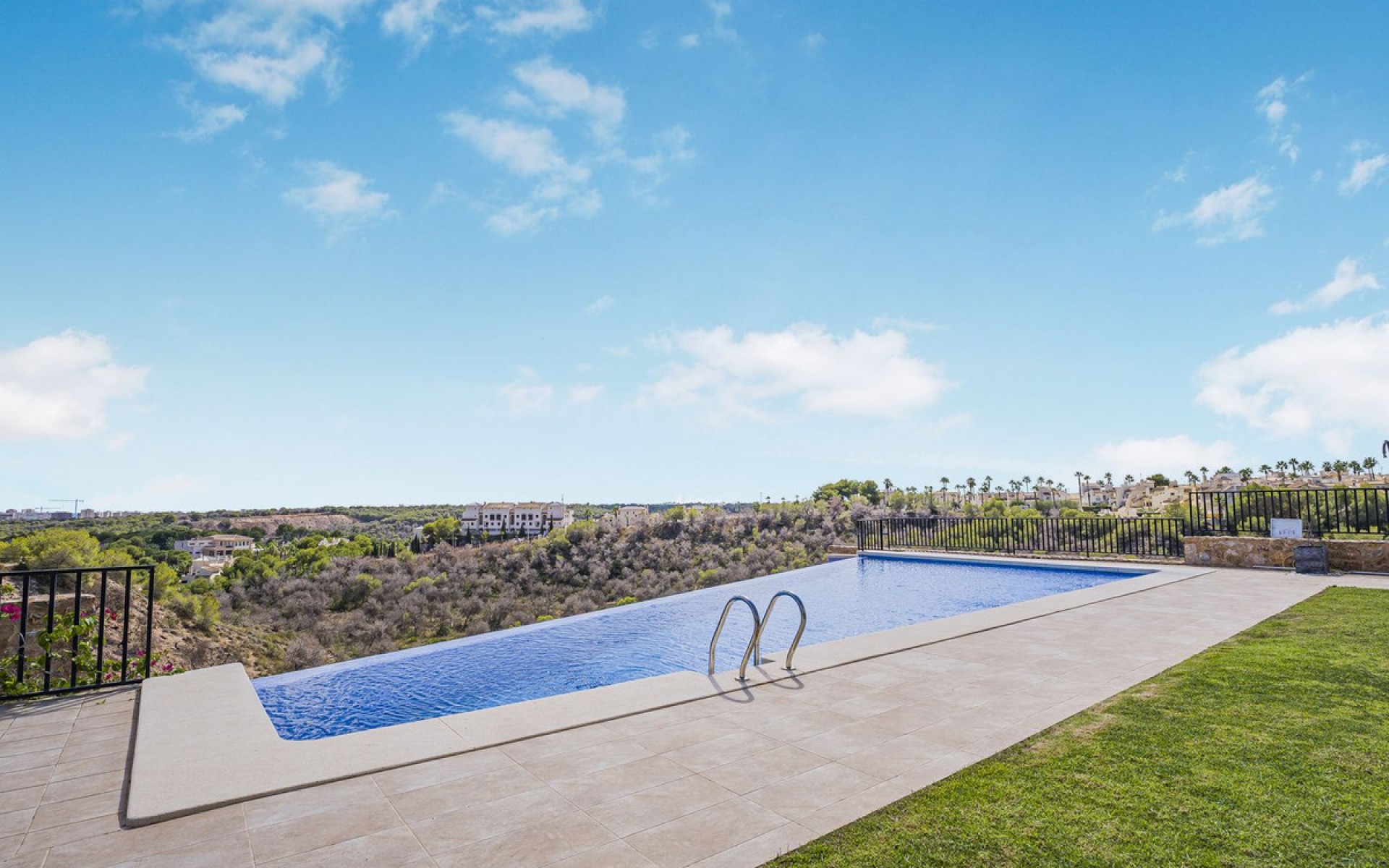 Resale - Apartment - Las Ramblas