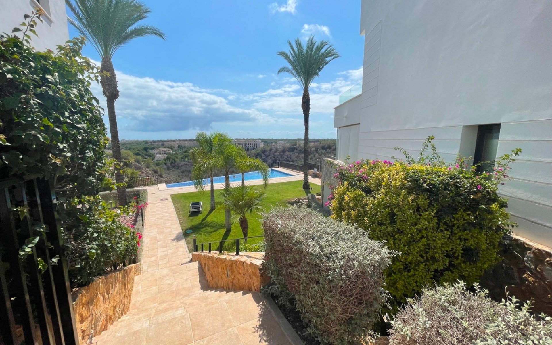 Resale - Apartment - Las Ramblas