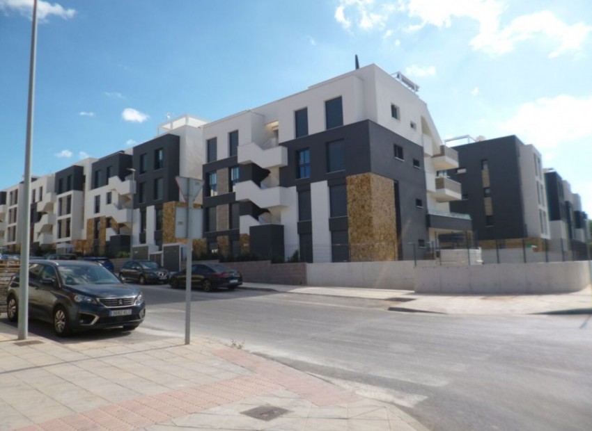 Resale - Apartment - Los Altos