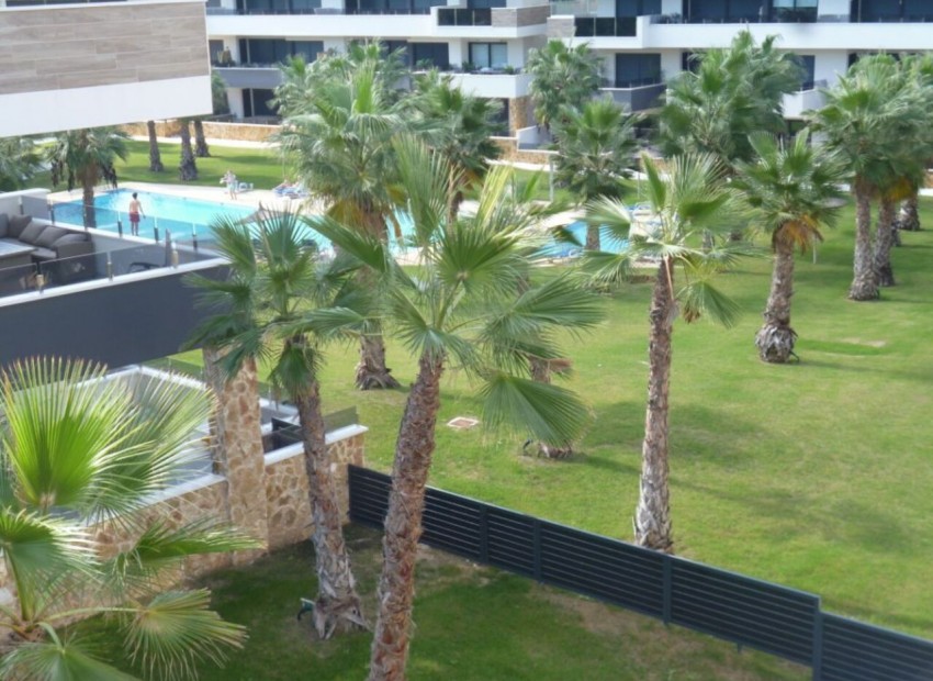 Resale - Apartment - Los Altos