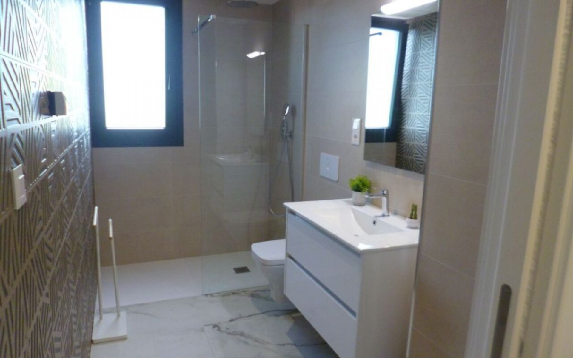 Resale - Apartment - Los Altos