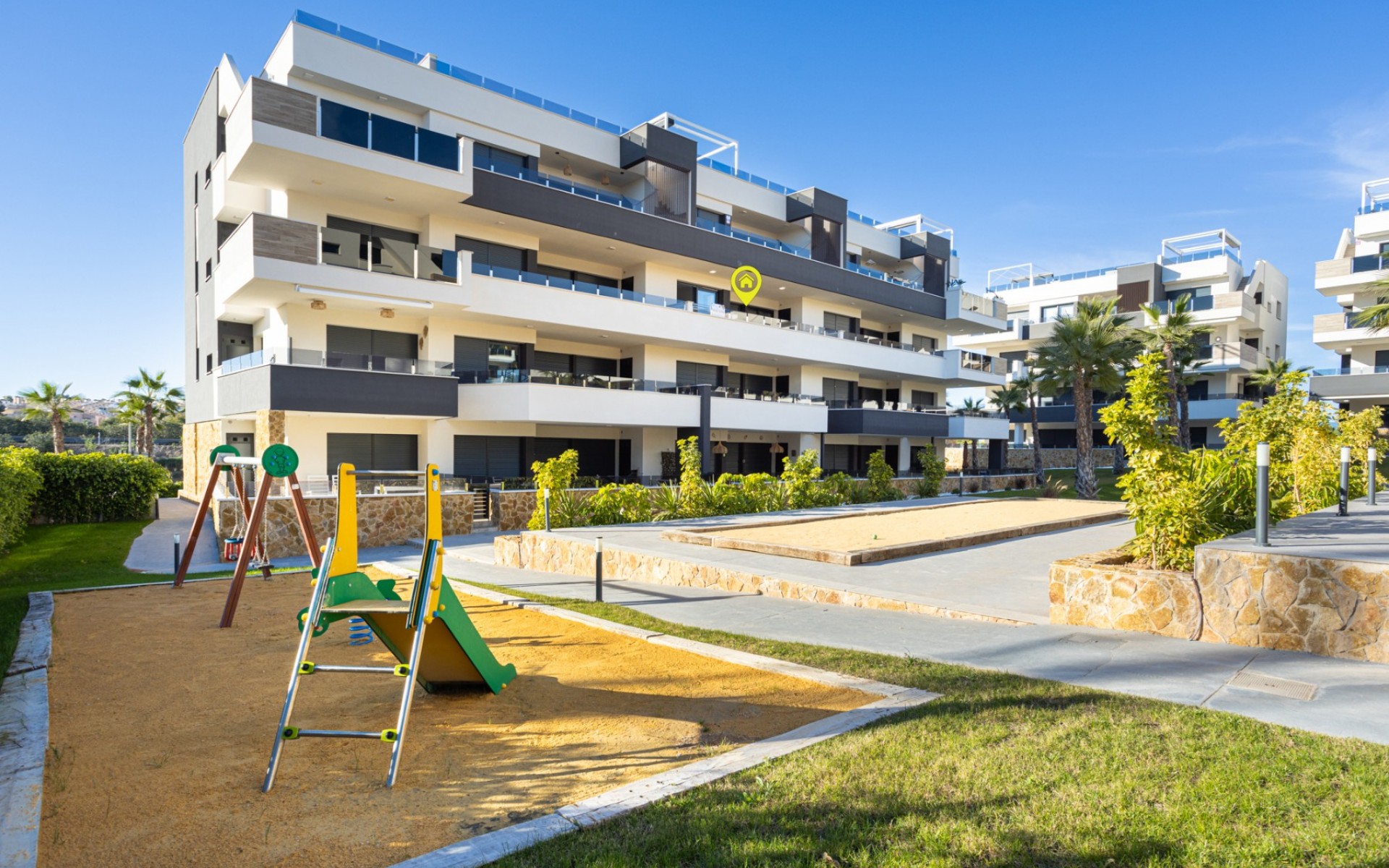 Resale - Apartment - Los Altos