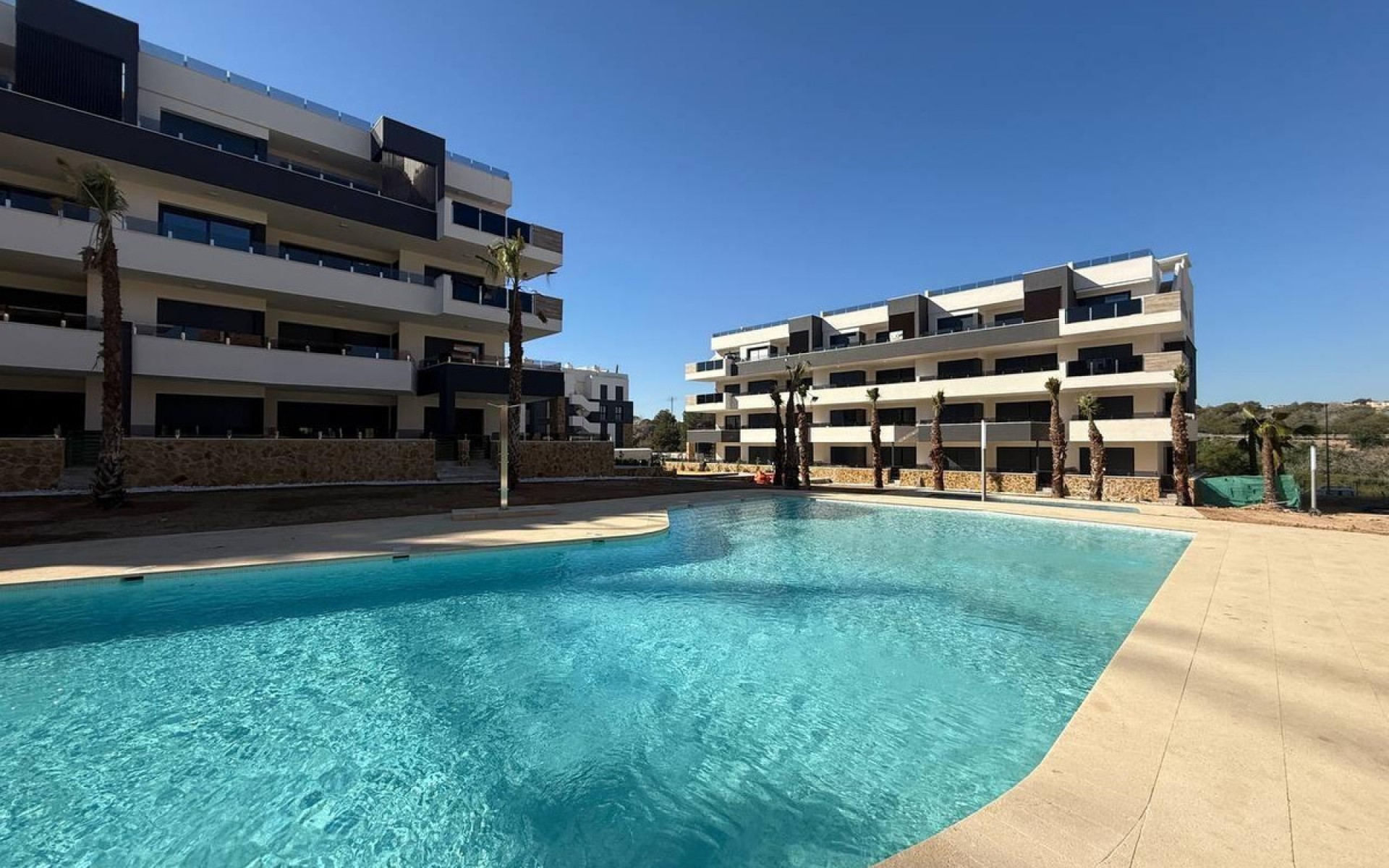 Resale - Apartment - Los Altos