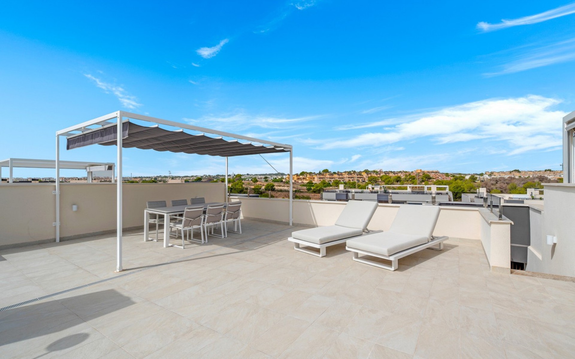 Resale - Apartment - Los Altos