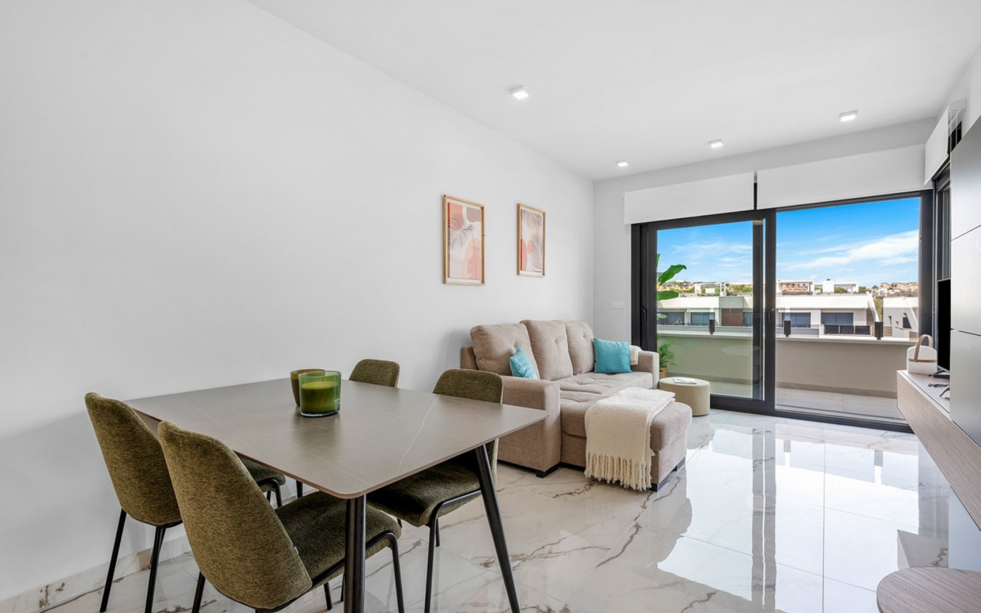 Resale - Apartment - Los Altos