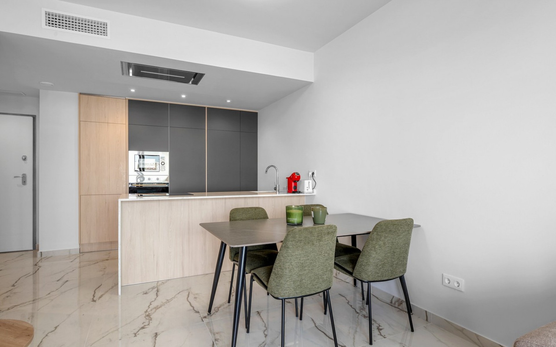 Resale - Apartment - Los Altos