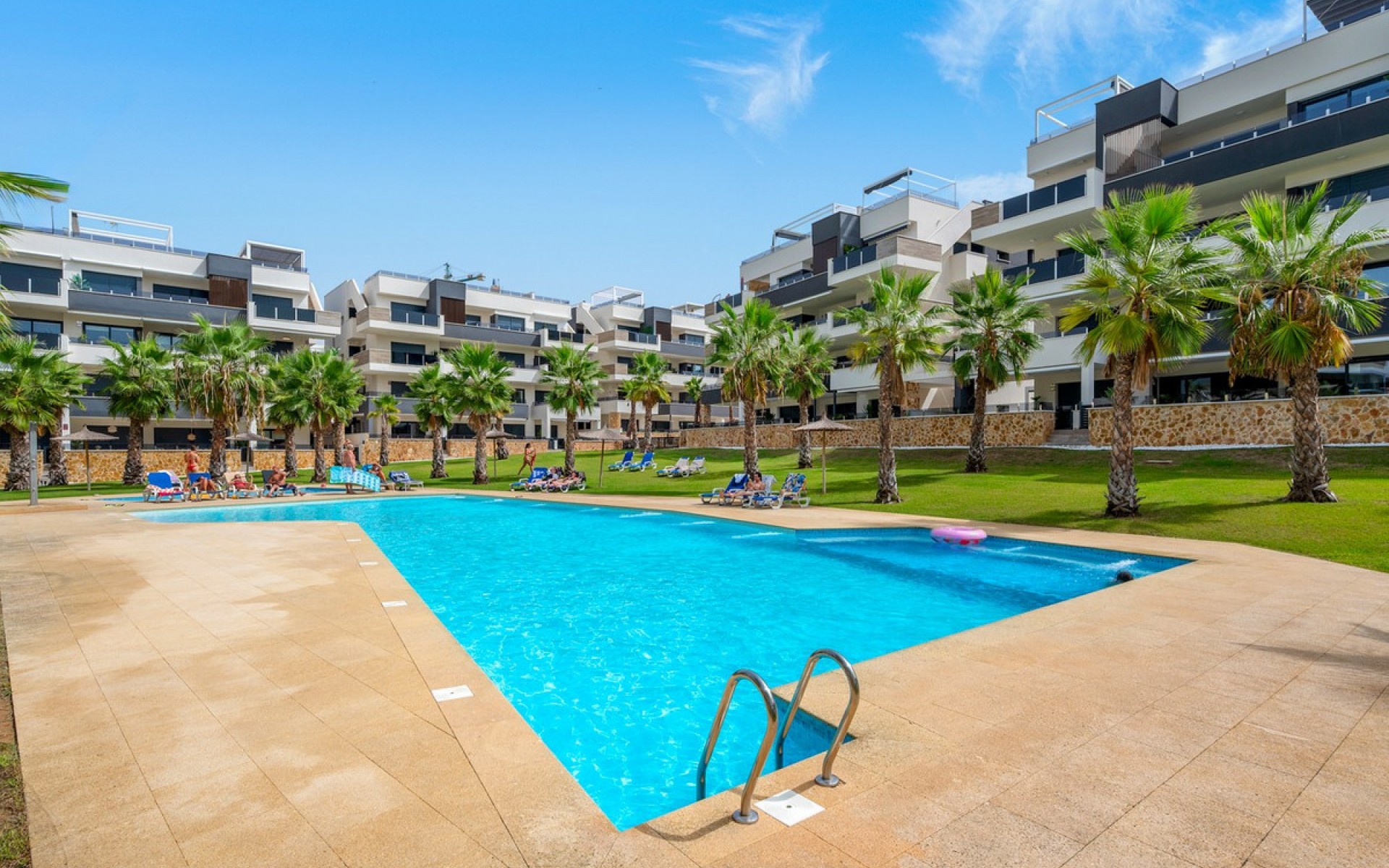 Resale - Apartment - Los Altos