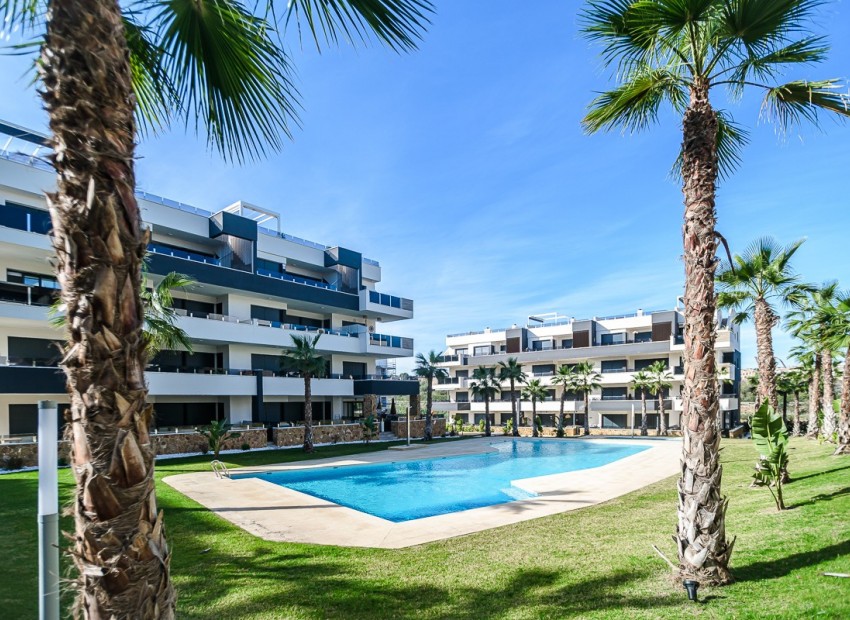 Resale - Apartment - Los Altos