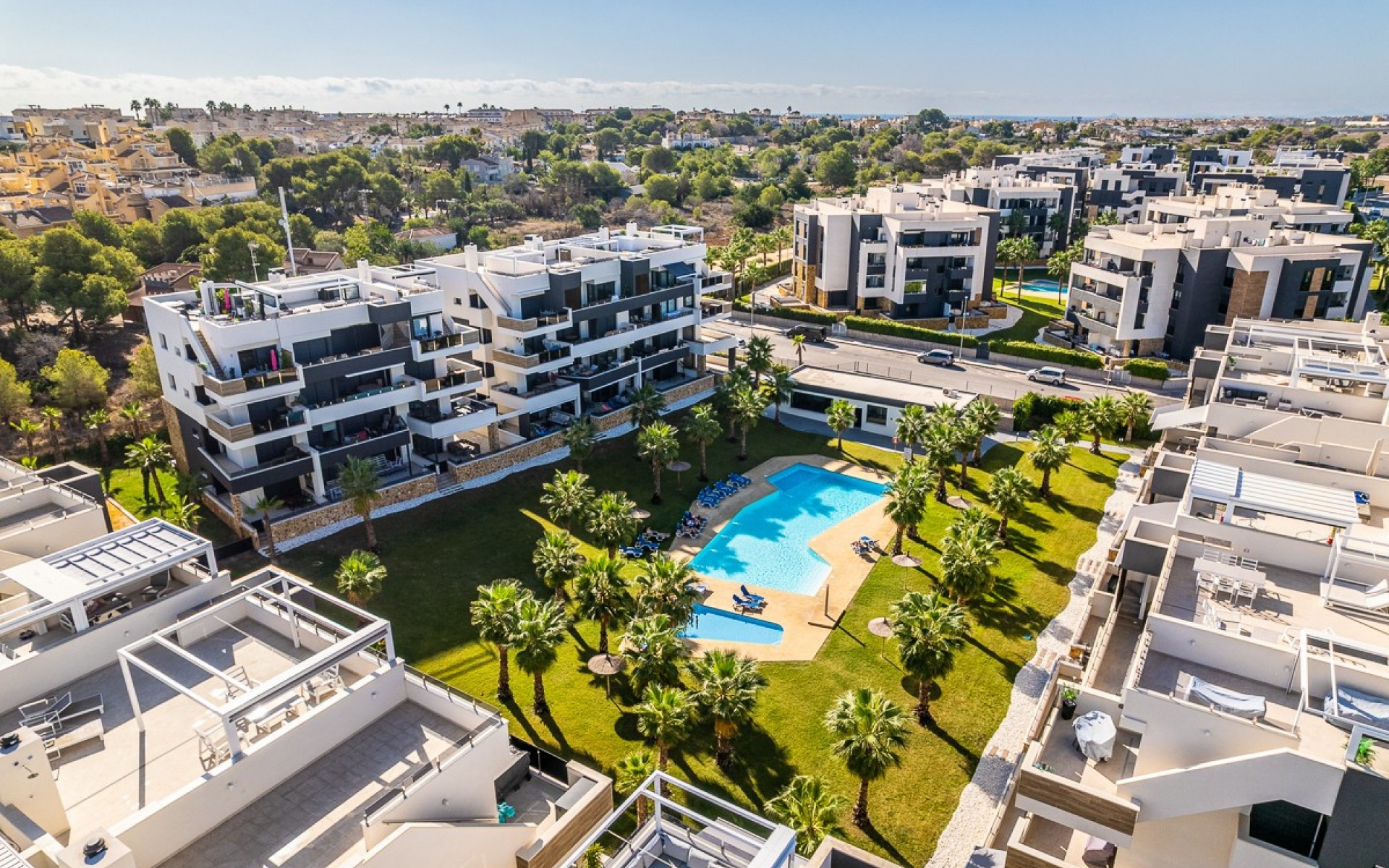 Resale - Apartment - Los Altos