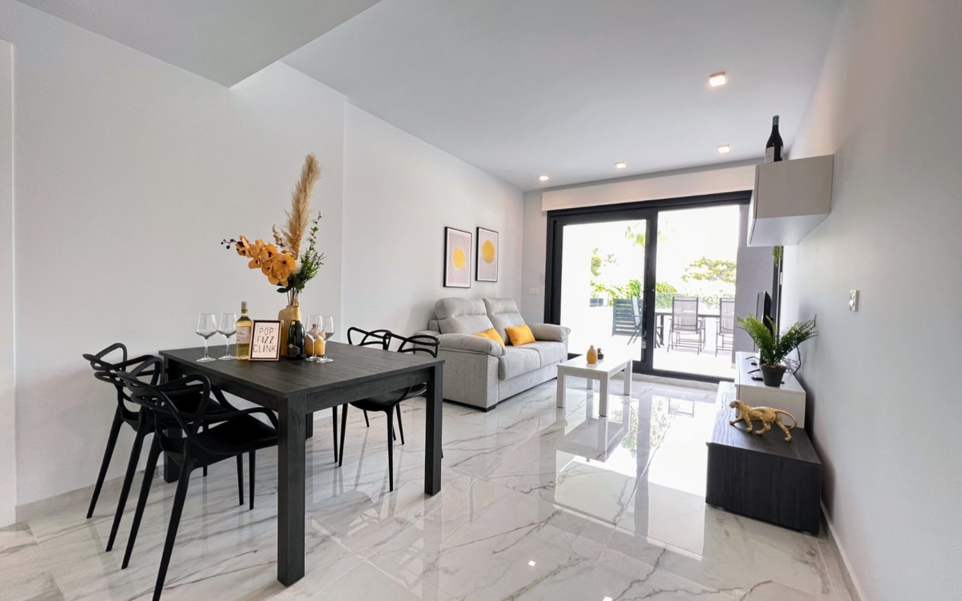 Resale - Apartment - Los Altos