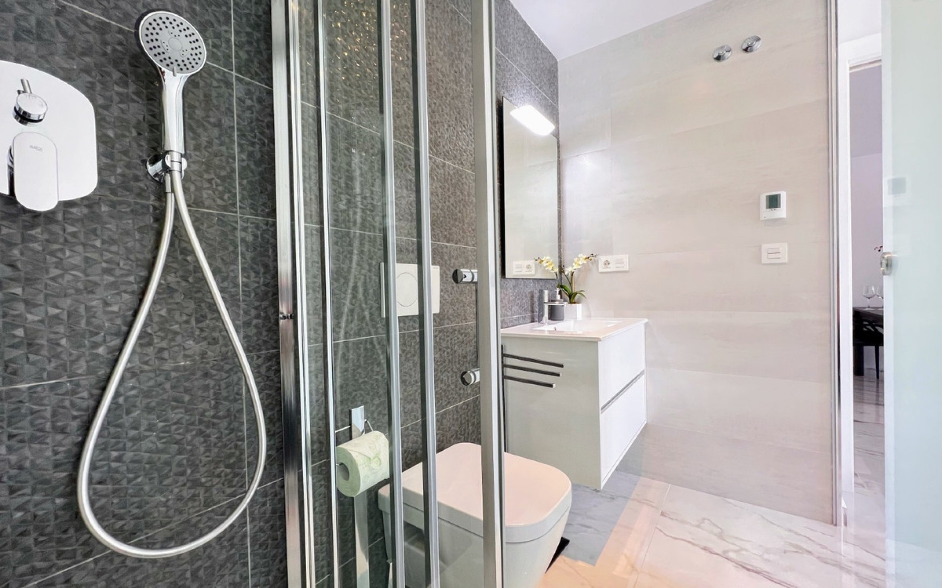 Resale - Apartment - Los Altos