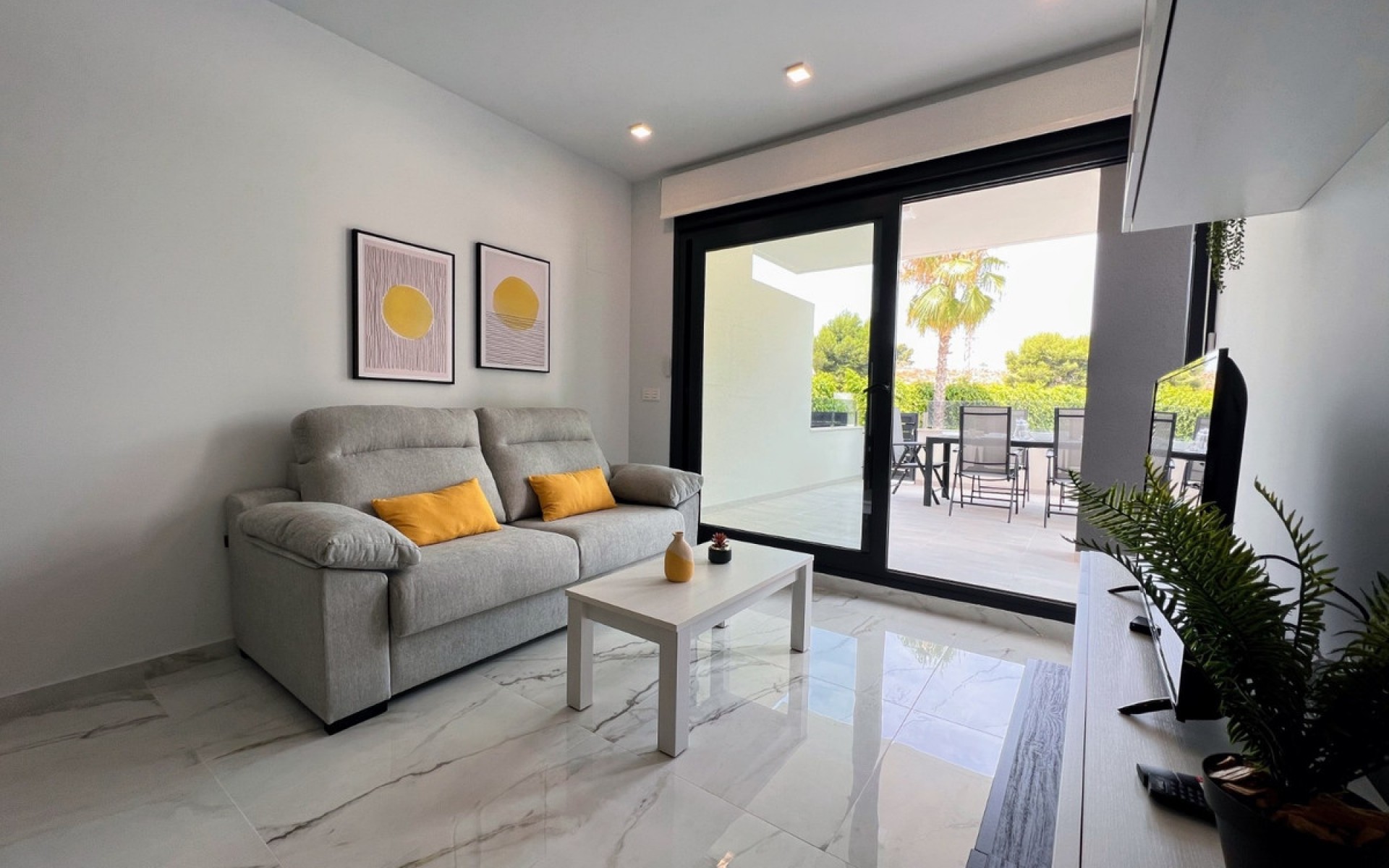 Resale - Apartment - Los Altos