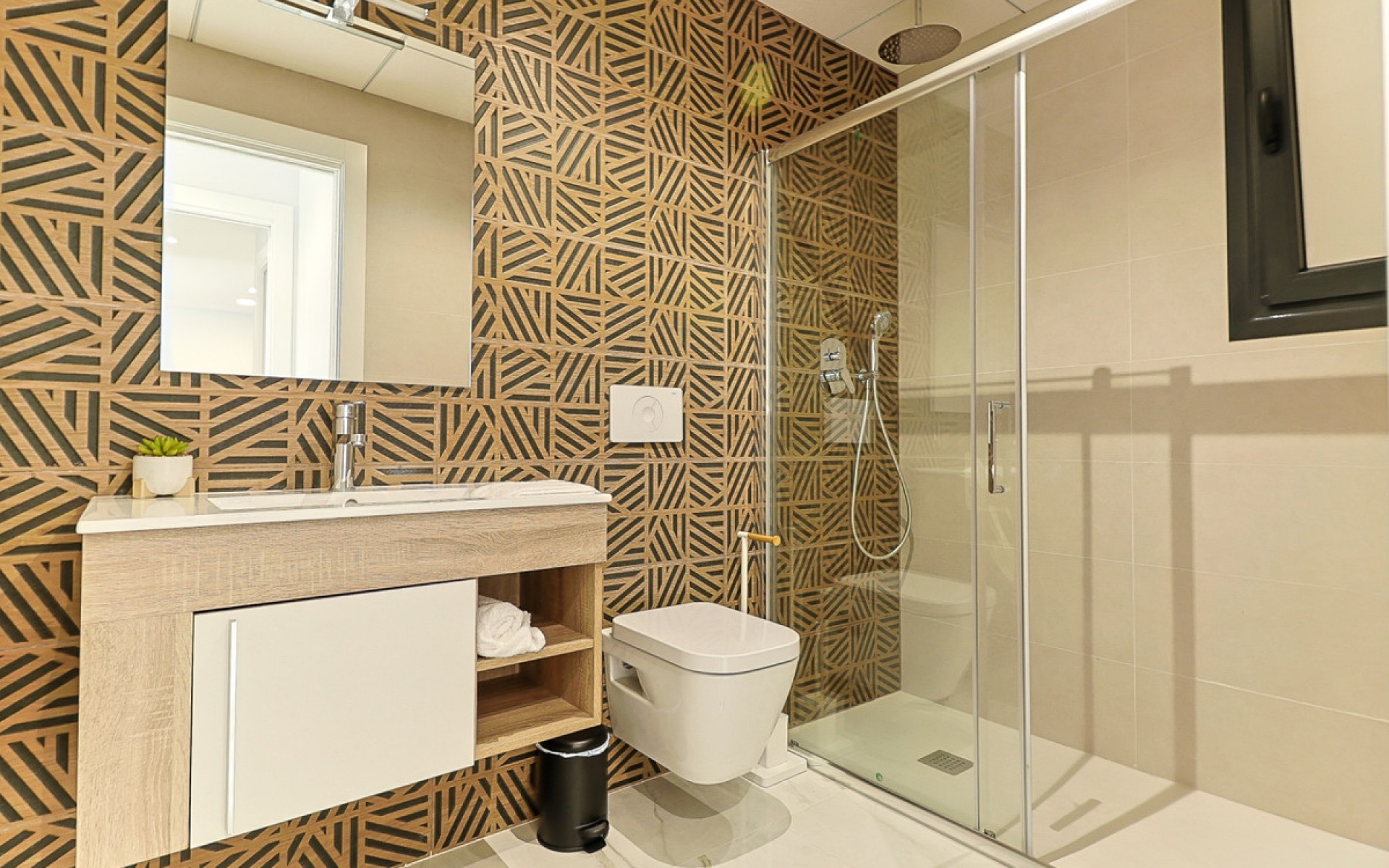 Resale - Apartment - Los Altos