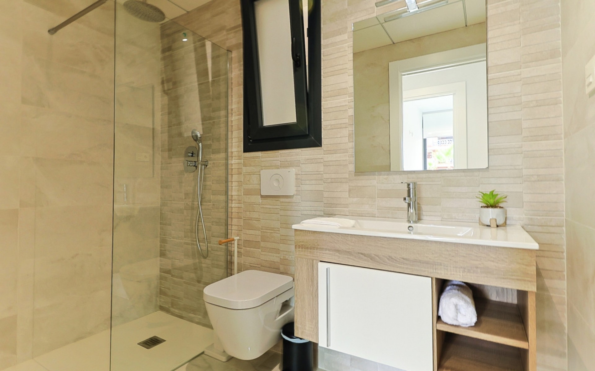 Resale - Apartment - Los Altos