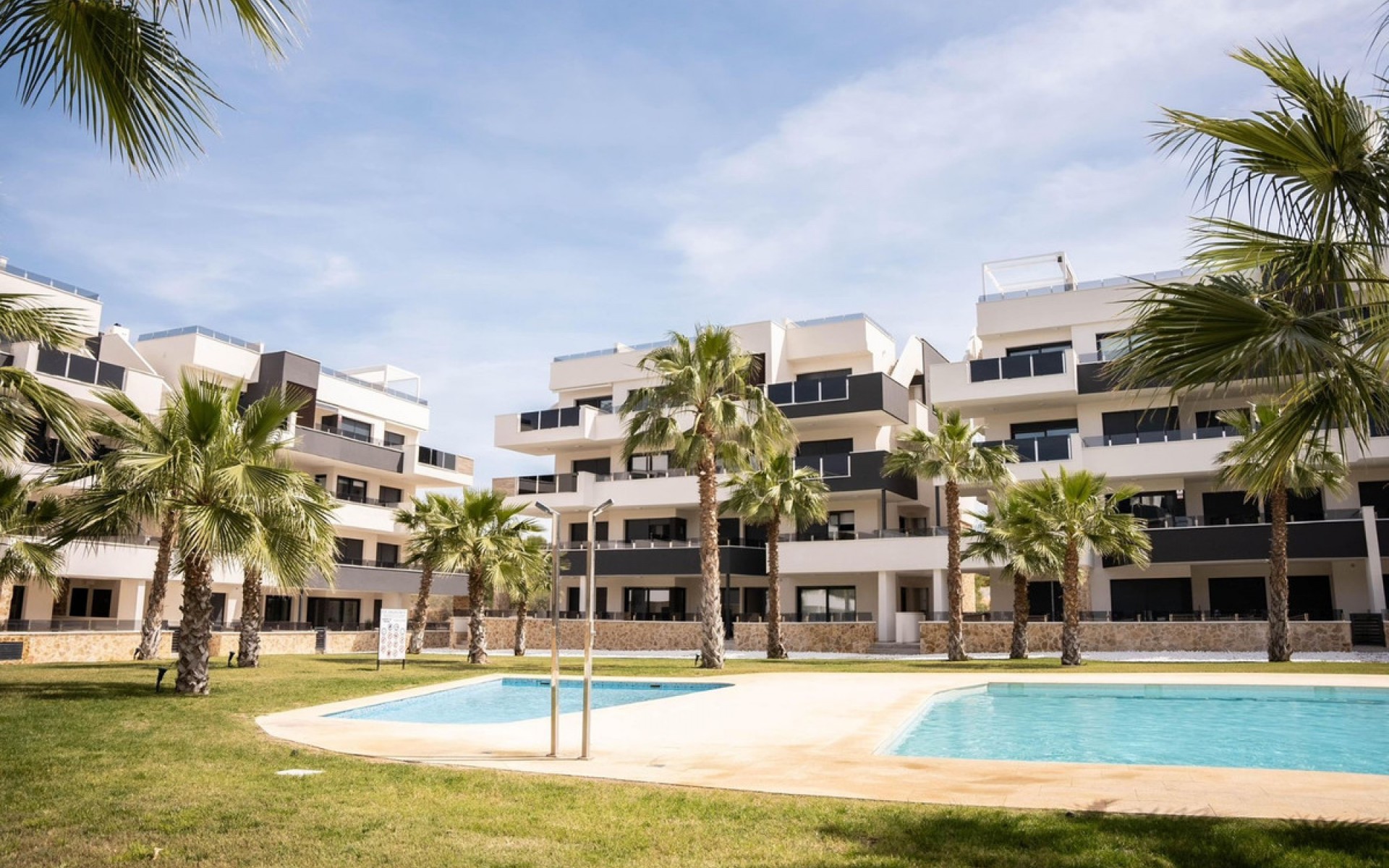 Resale - Apartment - Los Altos