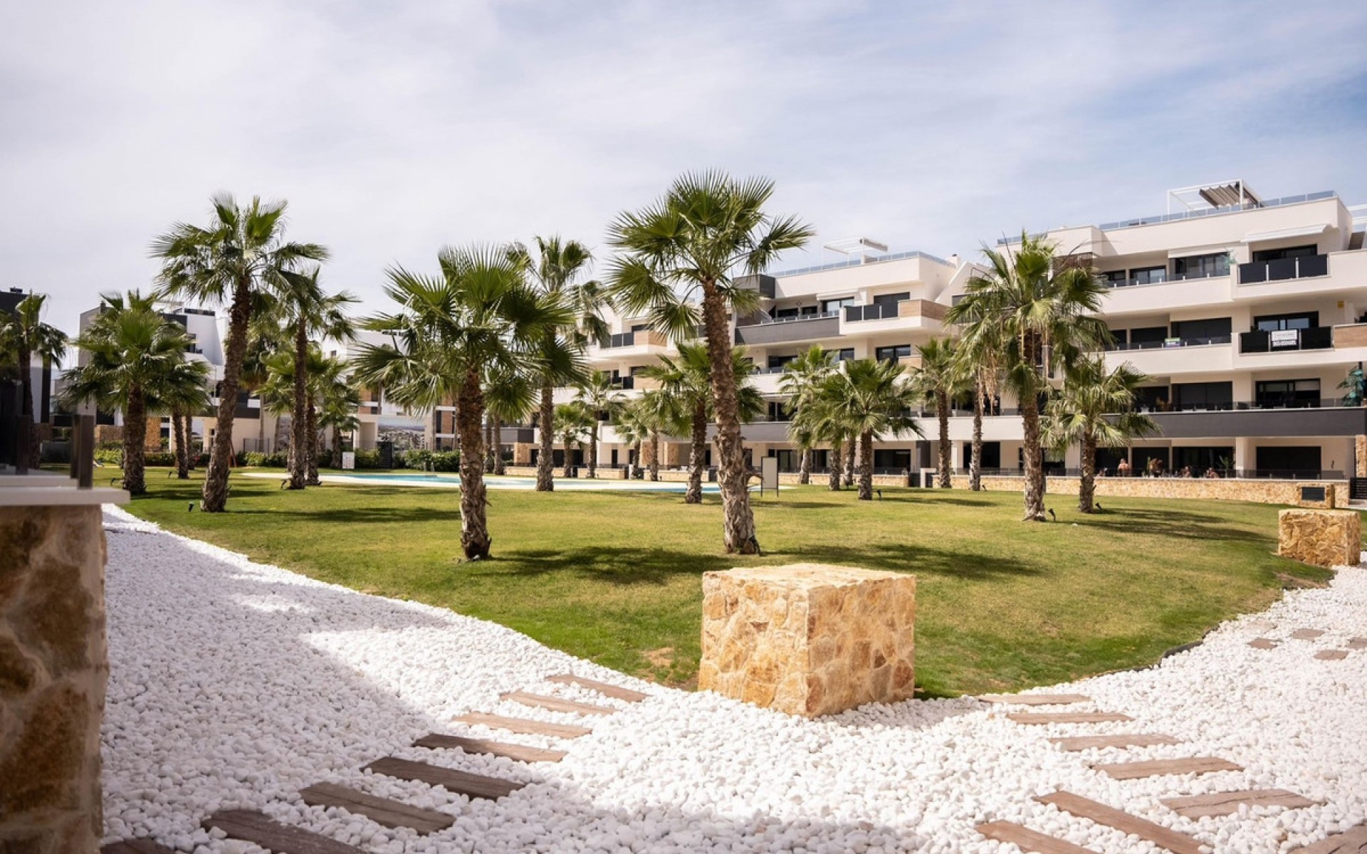 Resale - Apartment - Los Altos