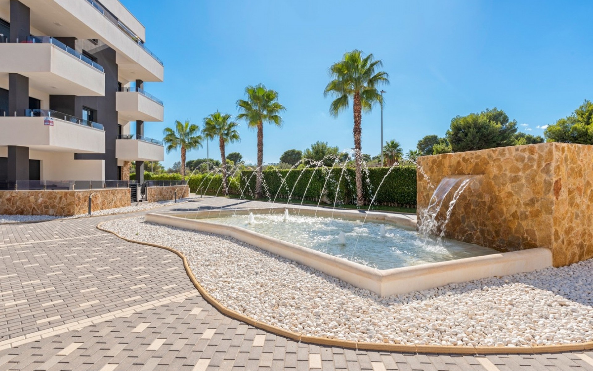 Resale - Apartment - Los Altos