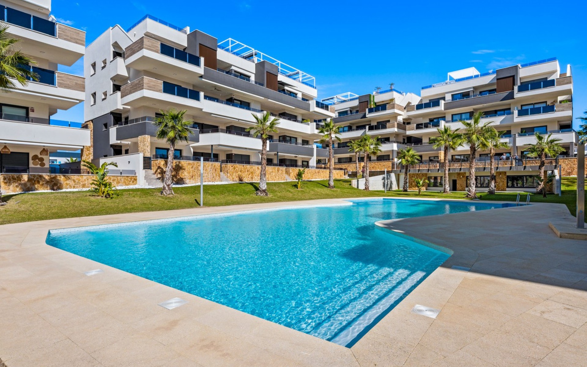 Resale - Apartment - Los Altos