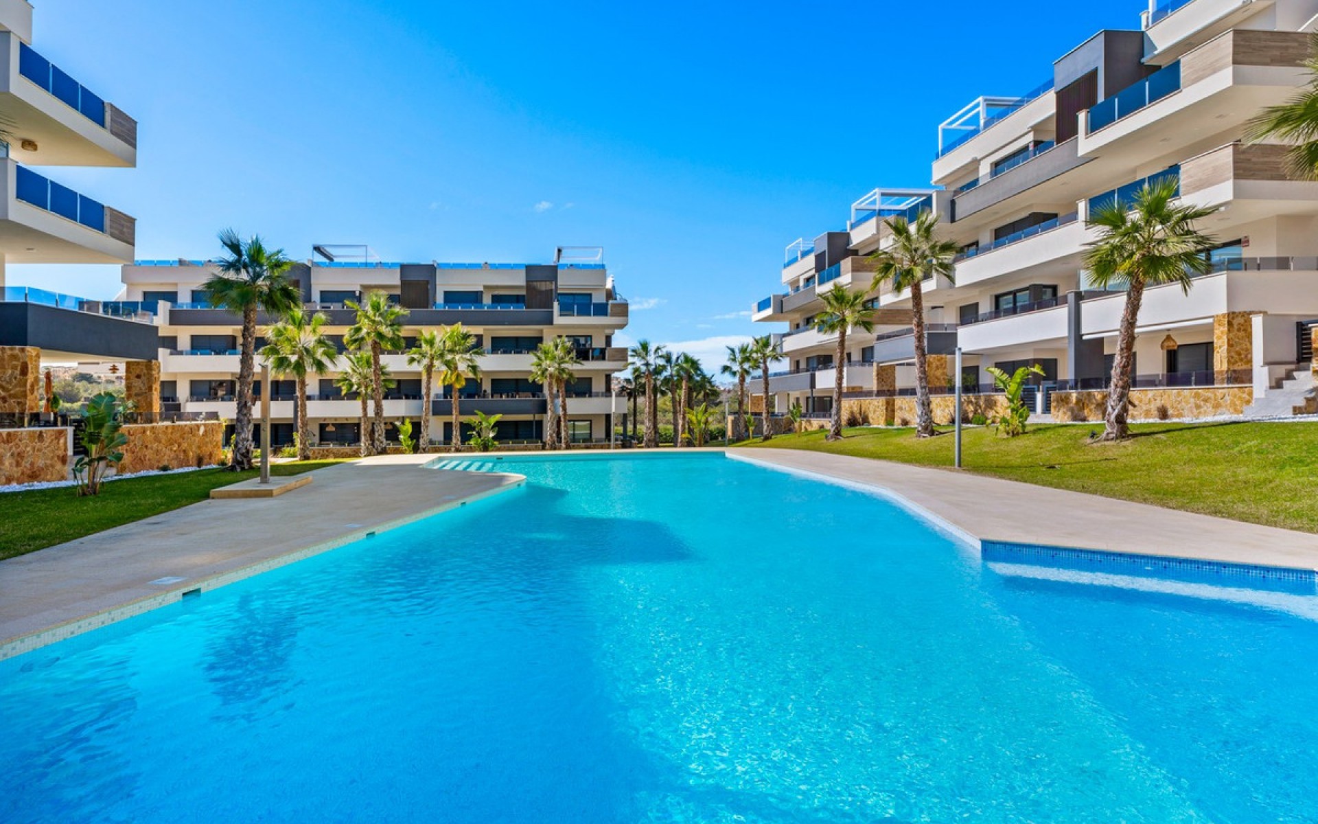 Resale - Apartment - Los Altos