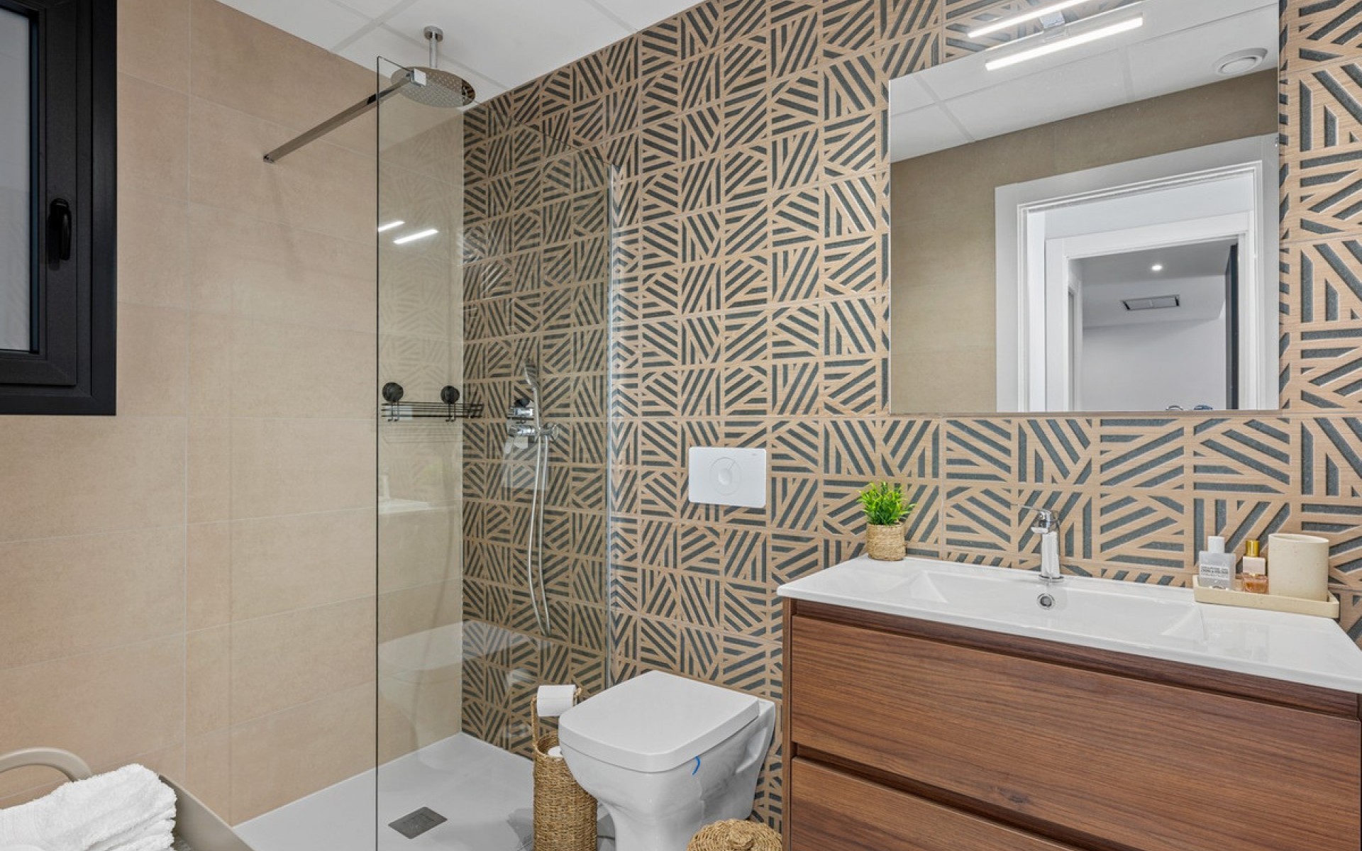 Resale - Apartment - Los Altos