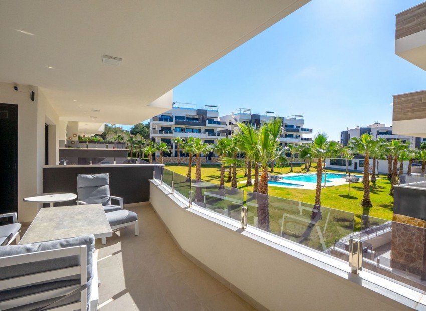Resale - Apartment - Los Altos
