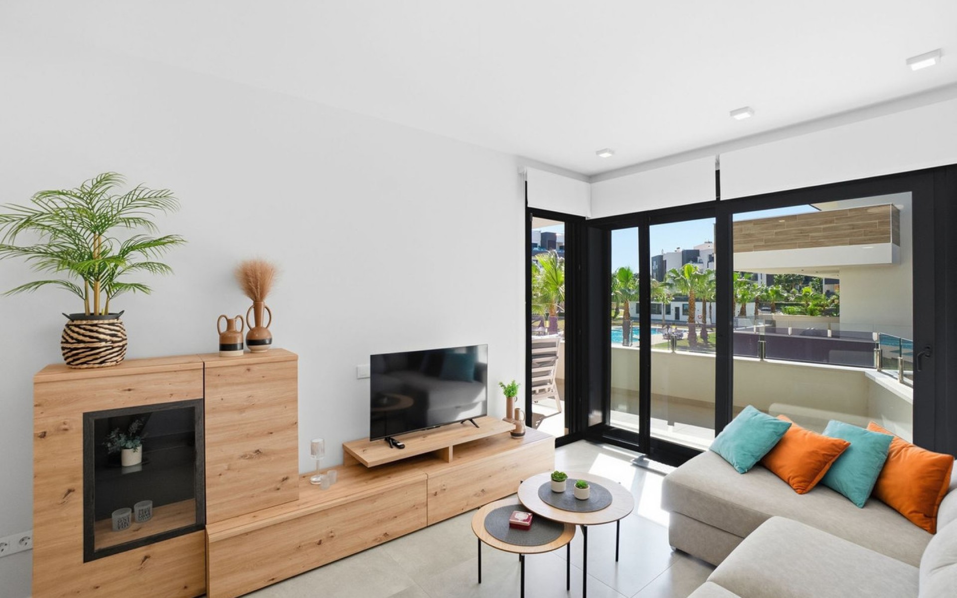 Resale - Apartment - Los Altos