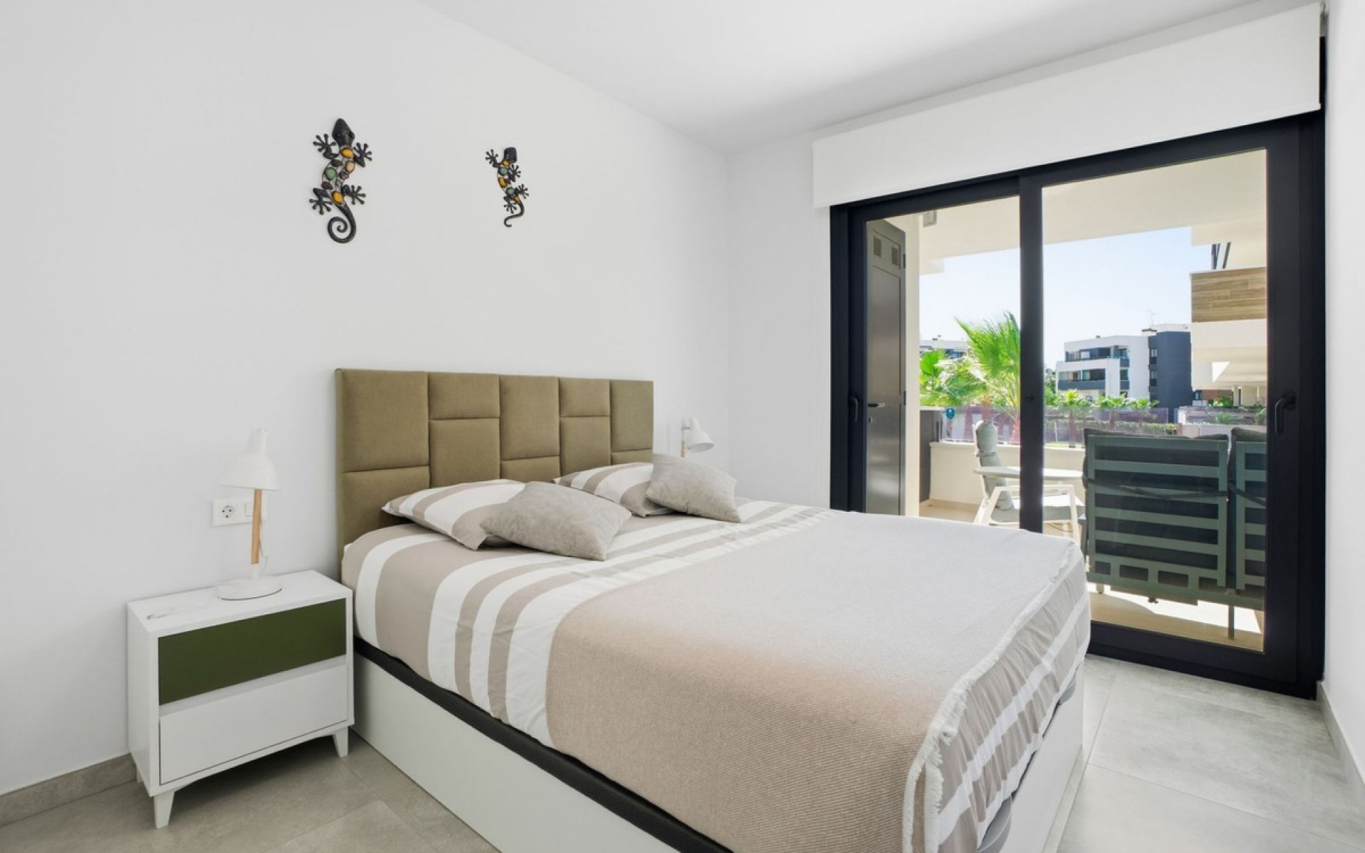 Resale - Apartment - Los Altos