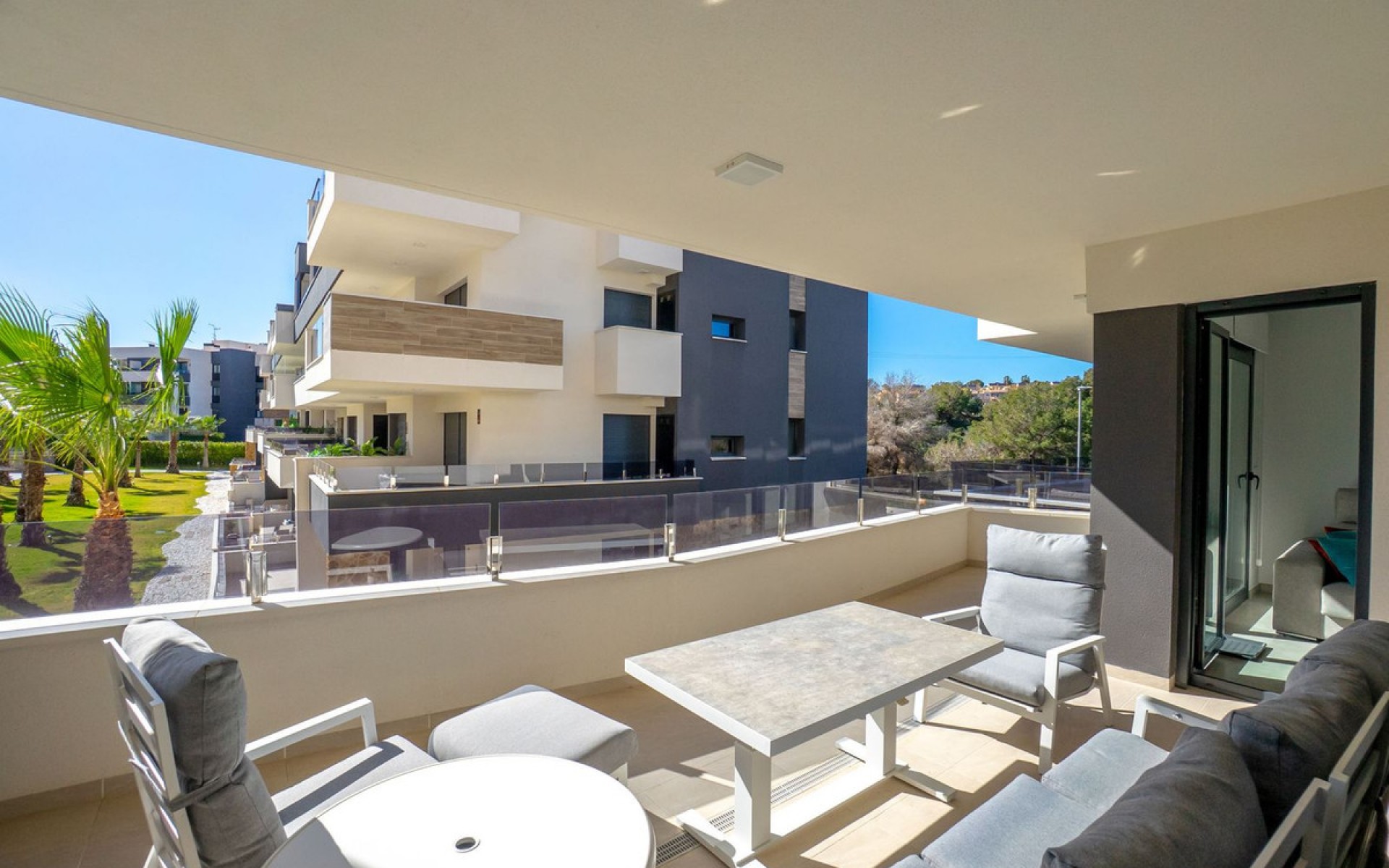Resale - Apartment - Los Altos