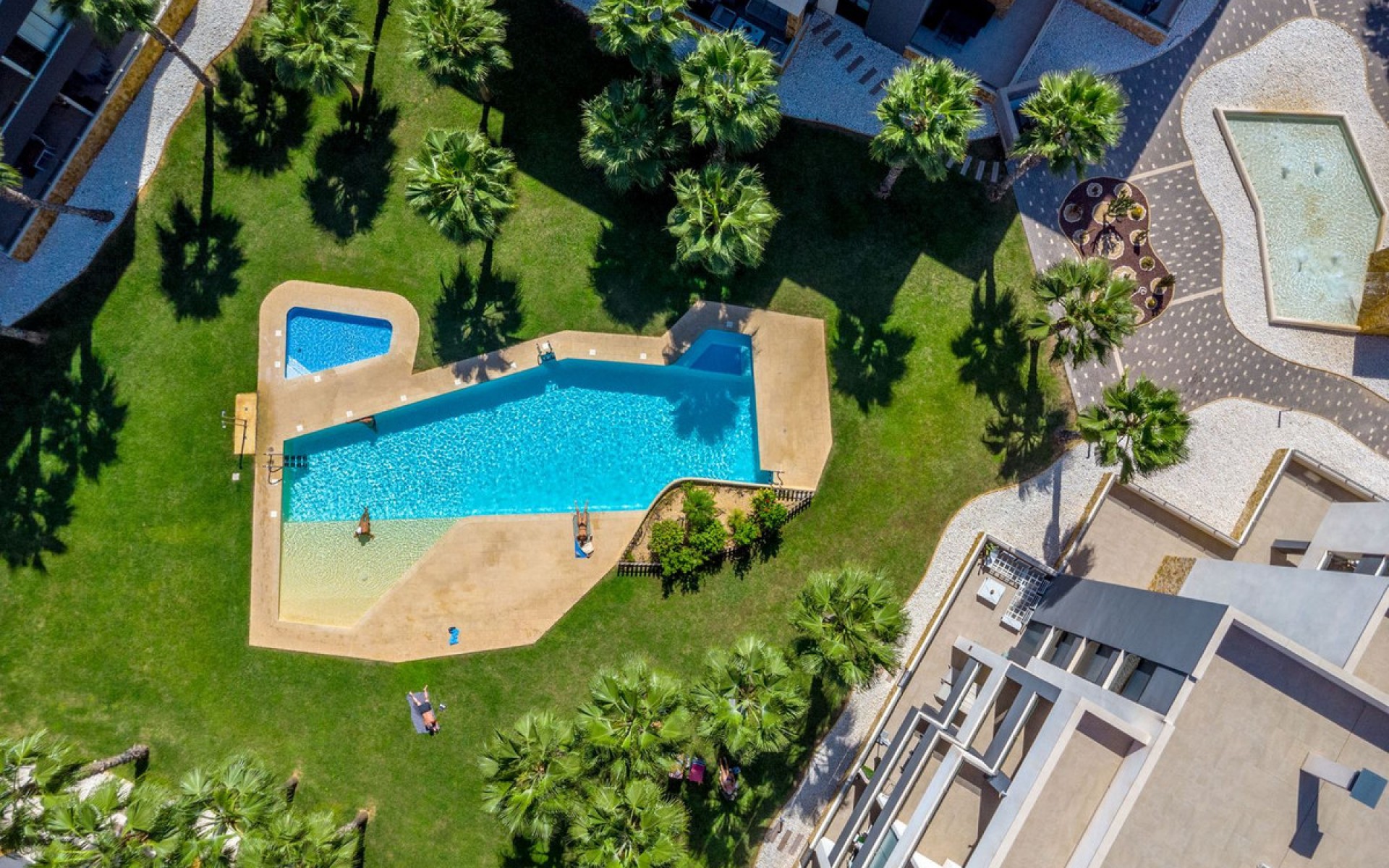 Resale - Apartment - Los Altos