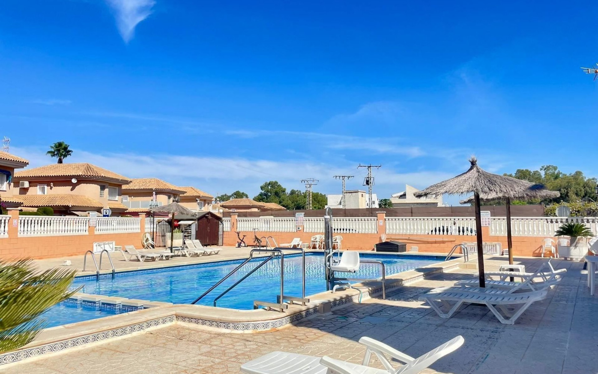 Resale - Apartment - Los Altos