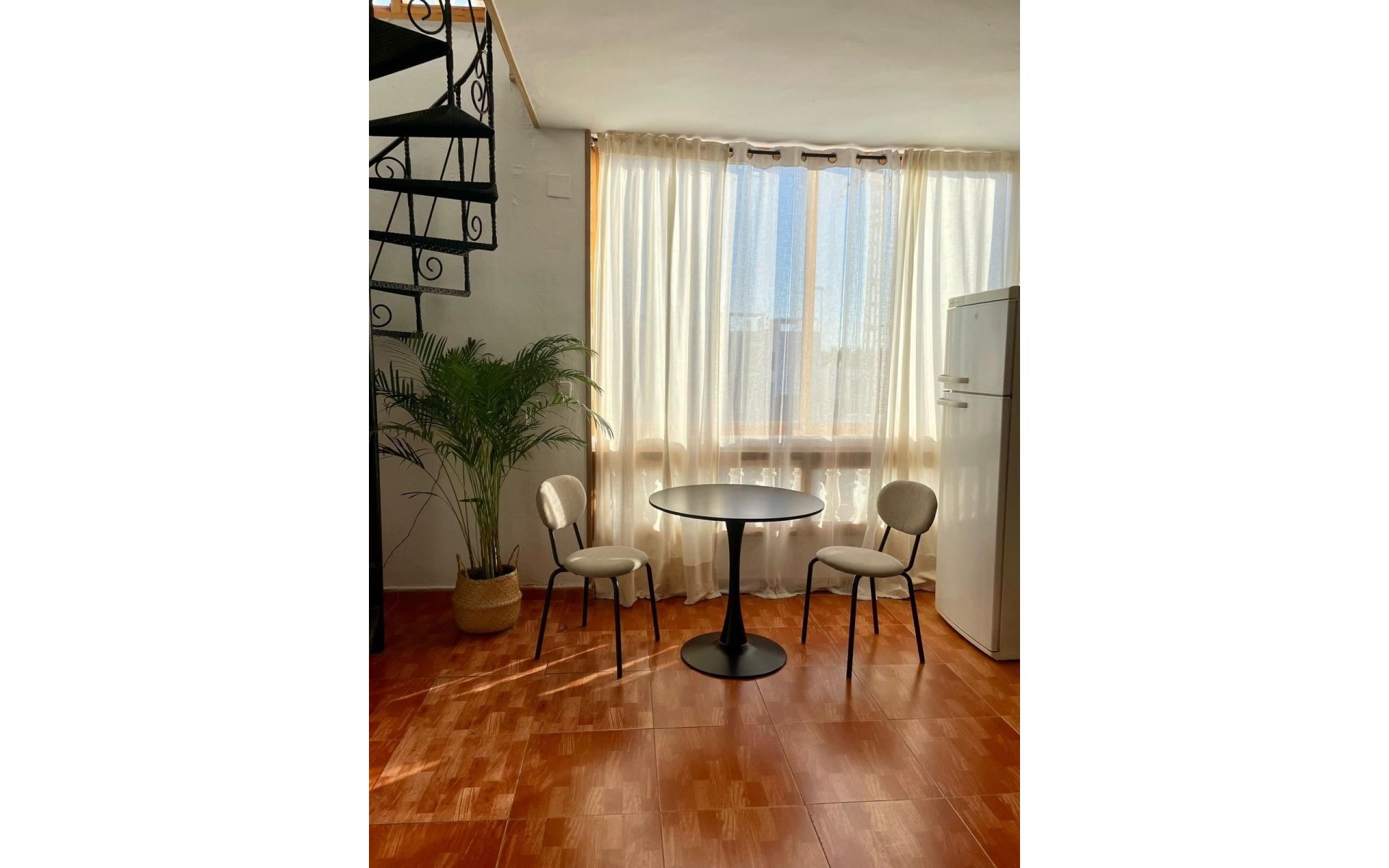 Resale - Apartment - Los Altos