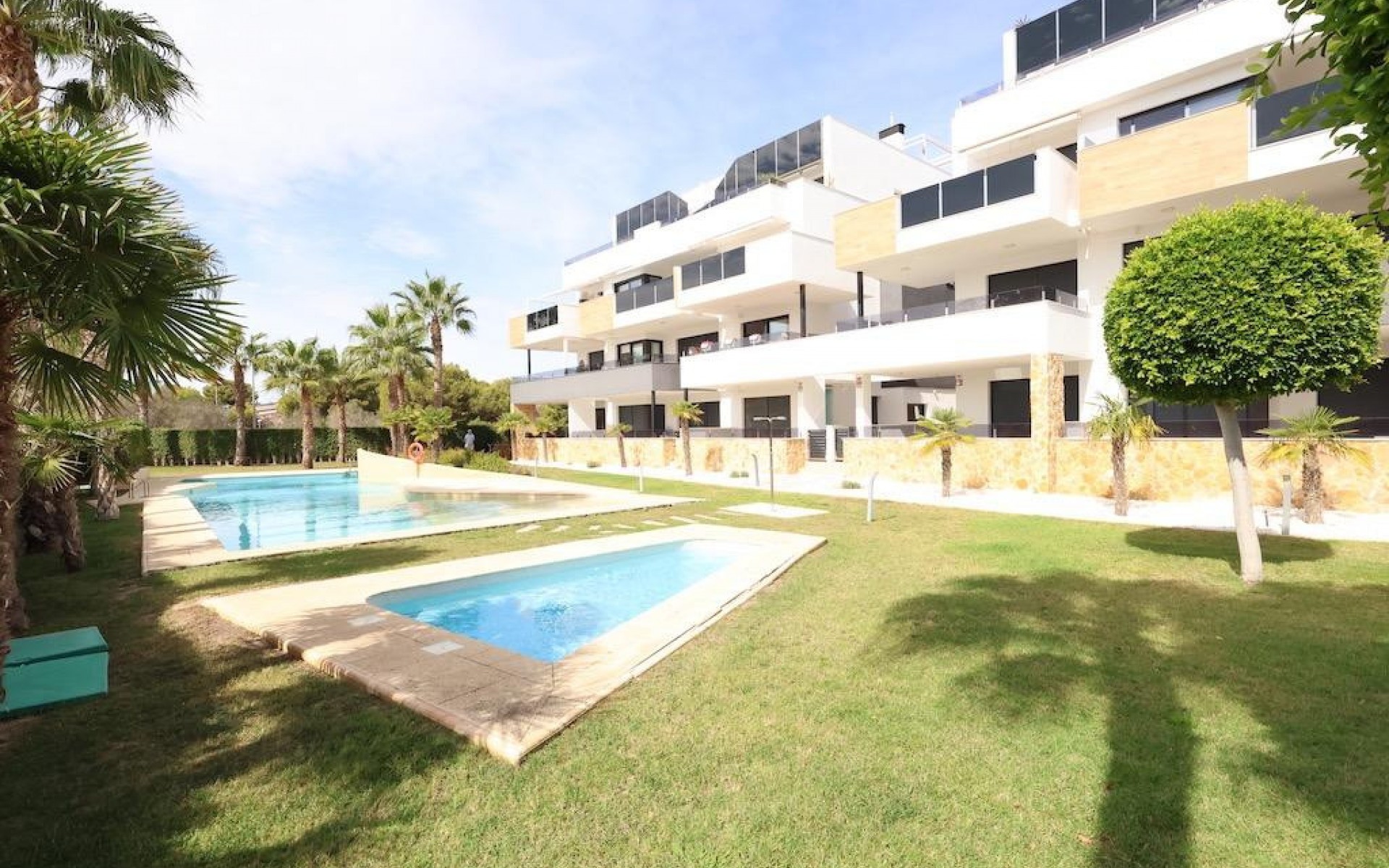 Resale - Apartment - Los Altos