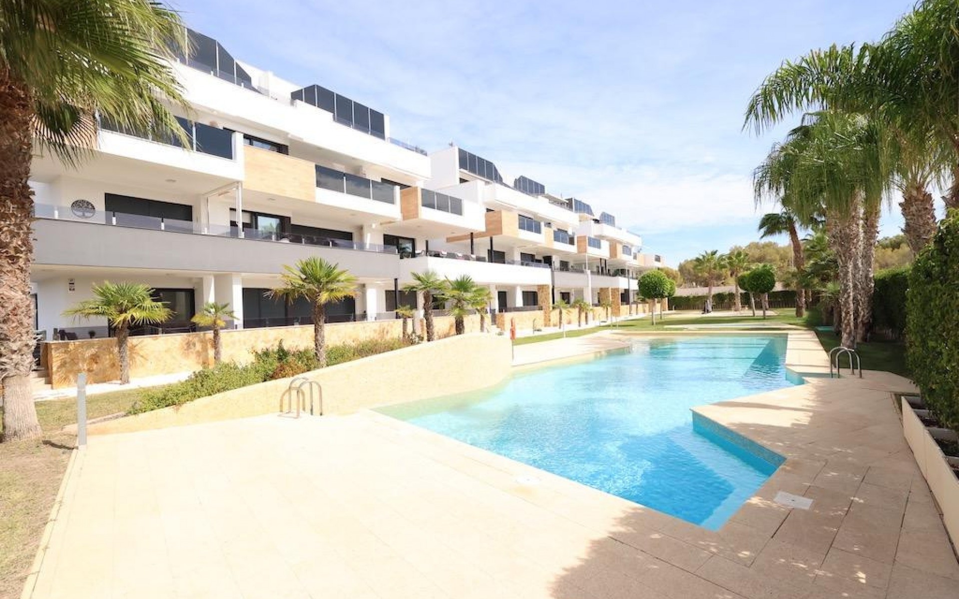 Resale - Apartment - Los Altos