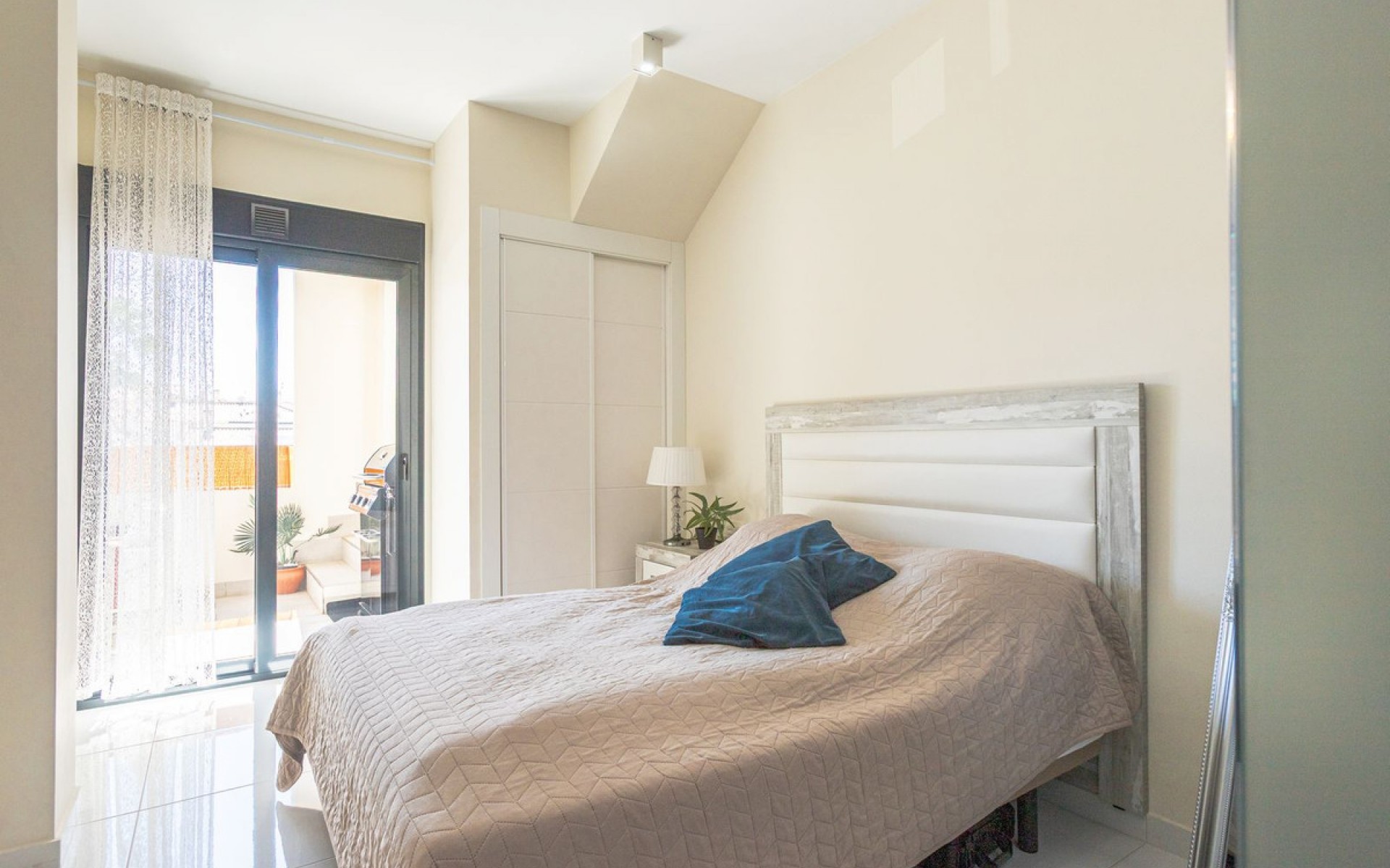 Resale - Apartment - Los Altos