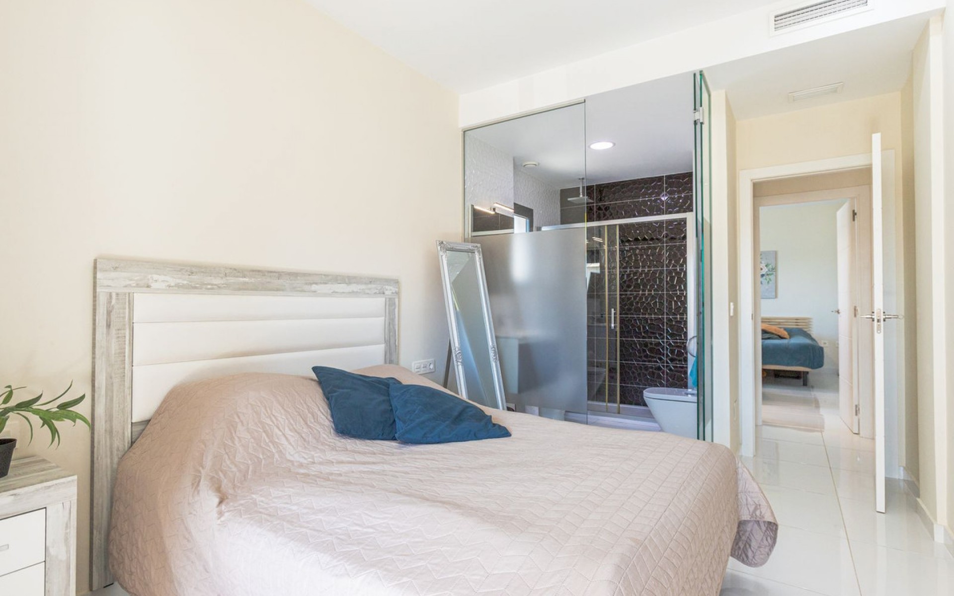 Resale - Apartment - Los Altos