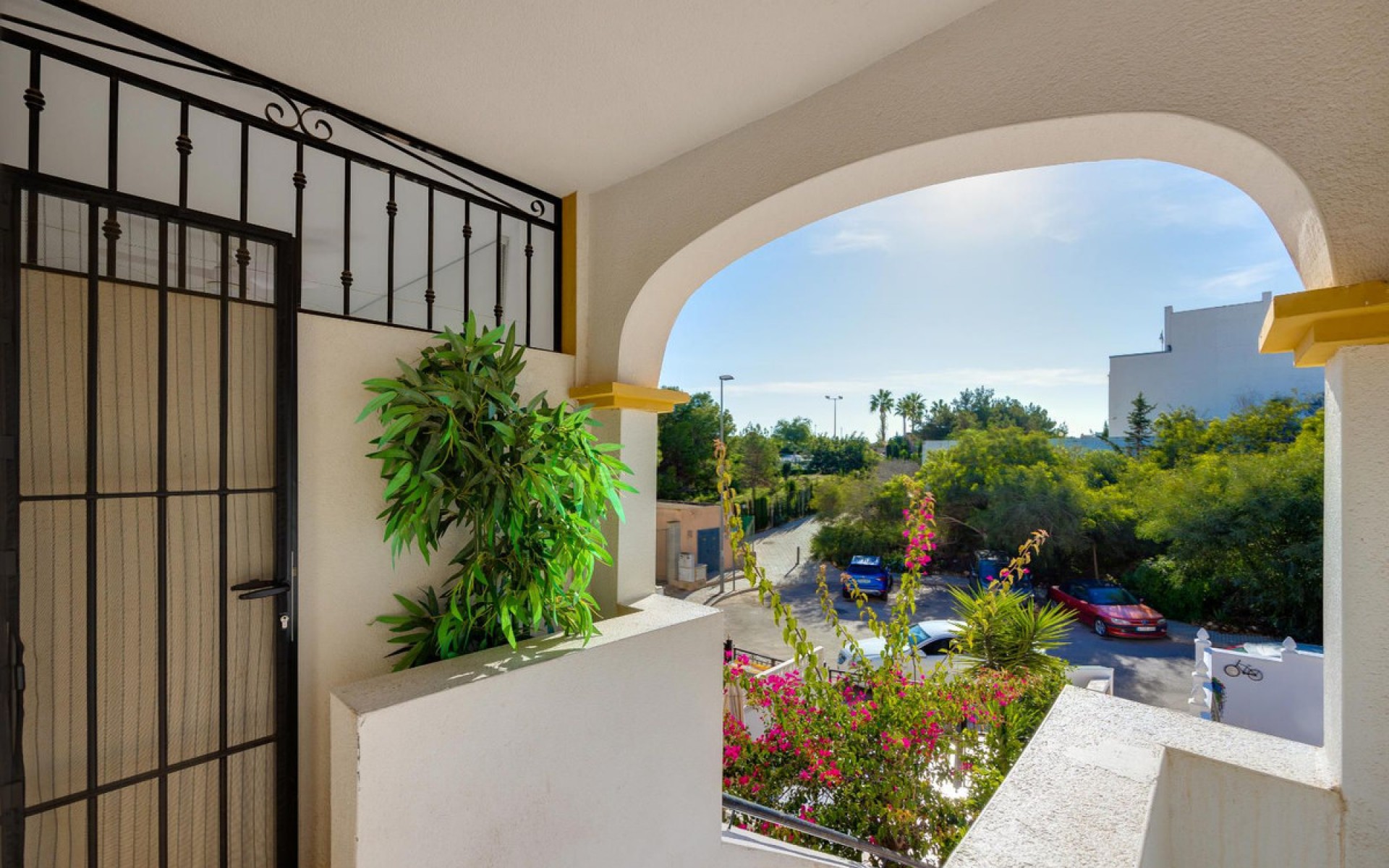 Resale - Apartment - Los Altos