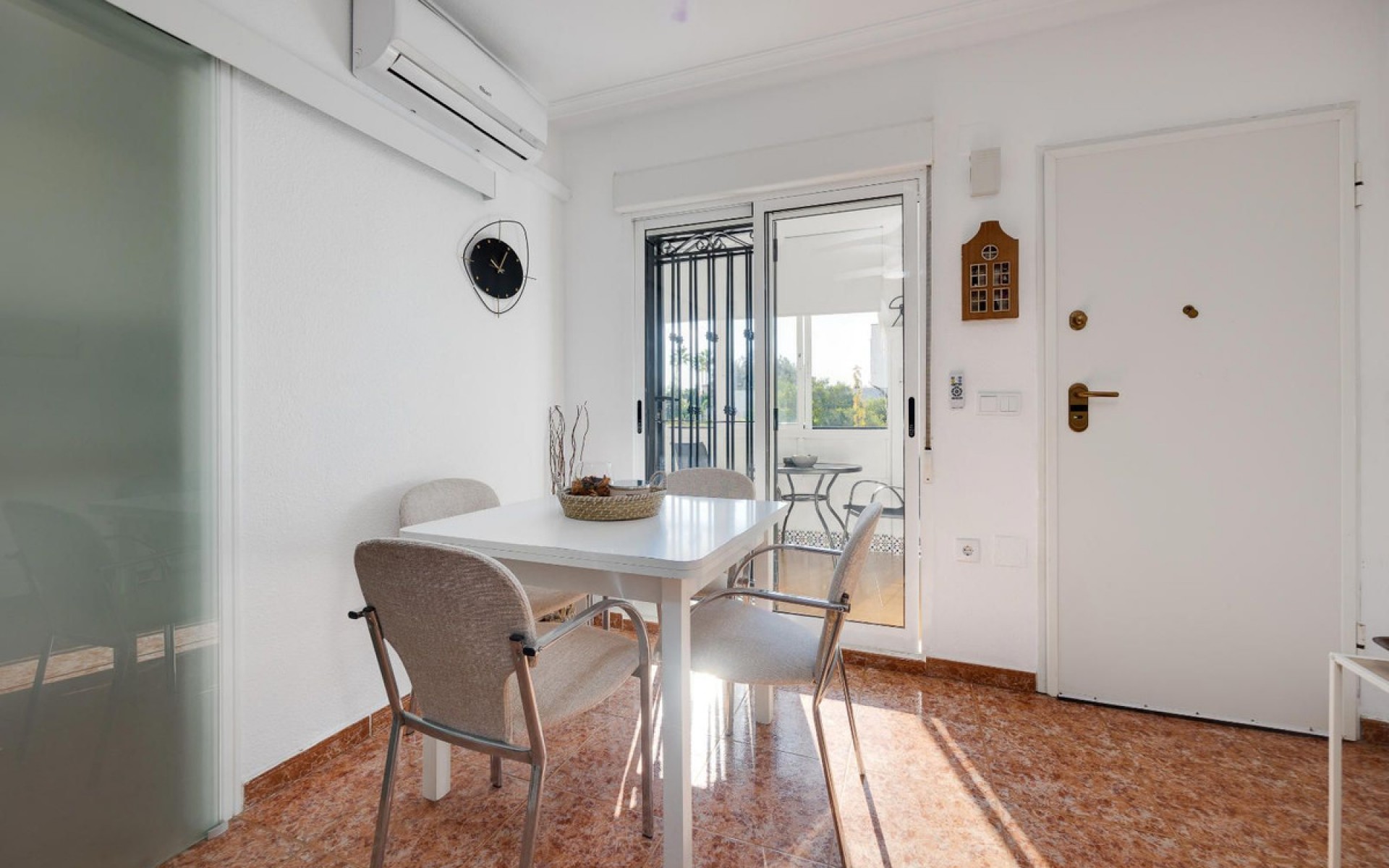 Resale - Apartment - Los Altos