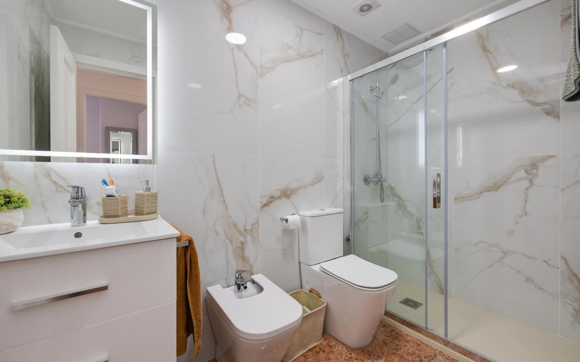 Resale - Apartment - Los Altos