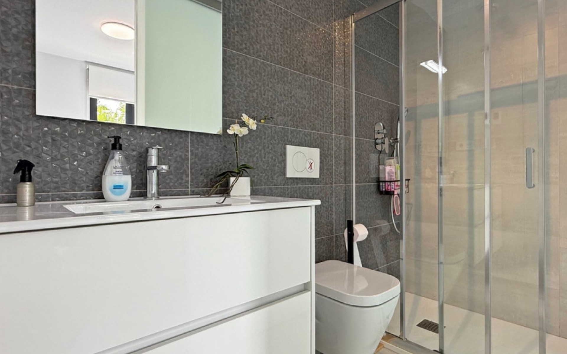 Resale - Apartment - Los Altos