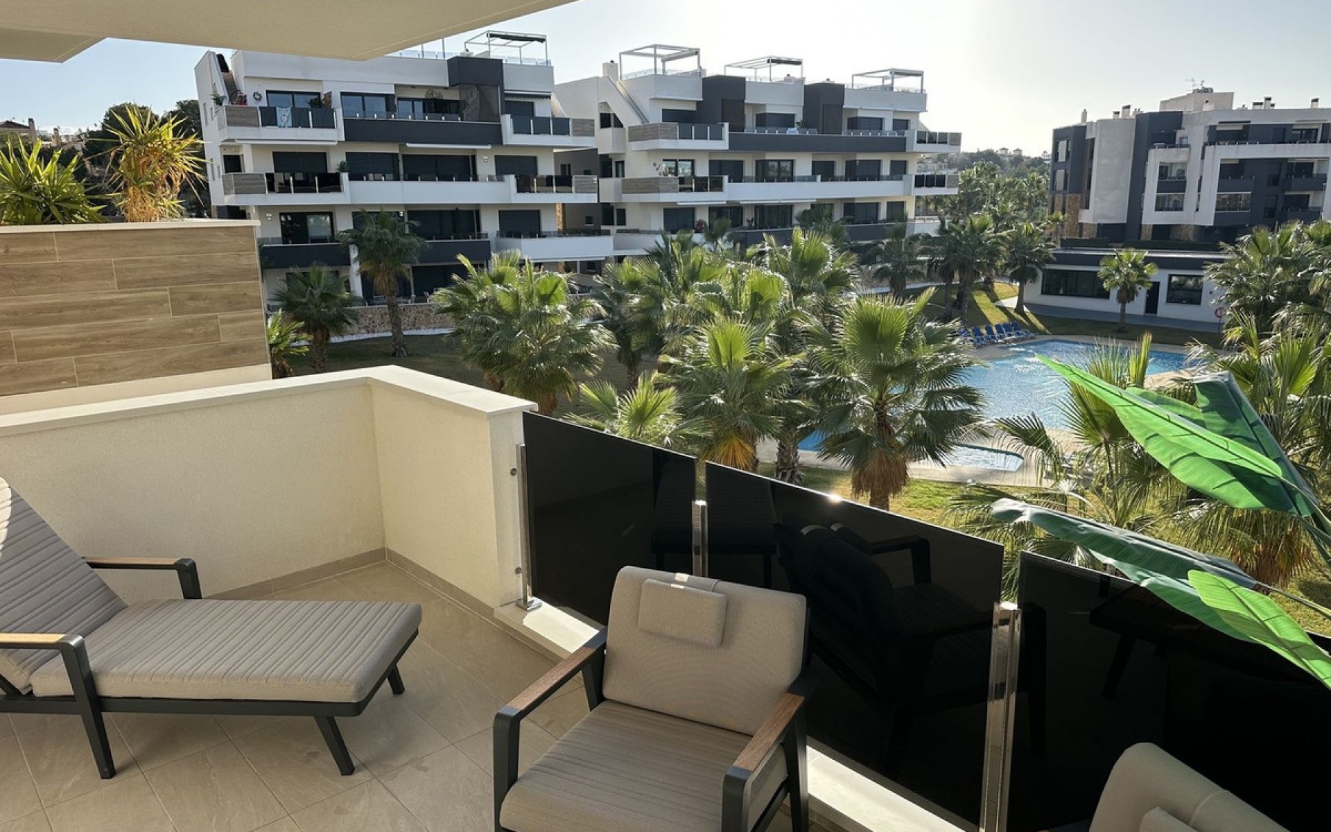 Resale - Apartment - Los Altos