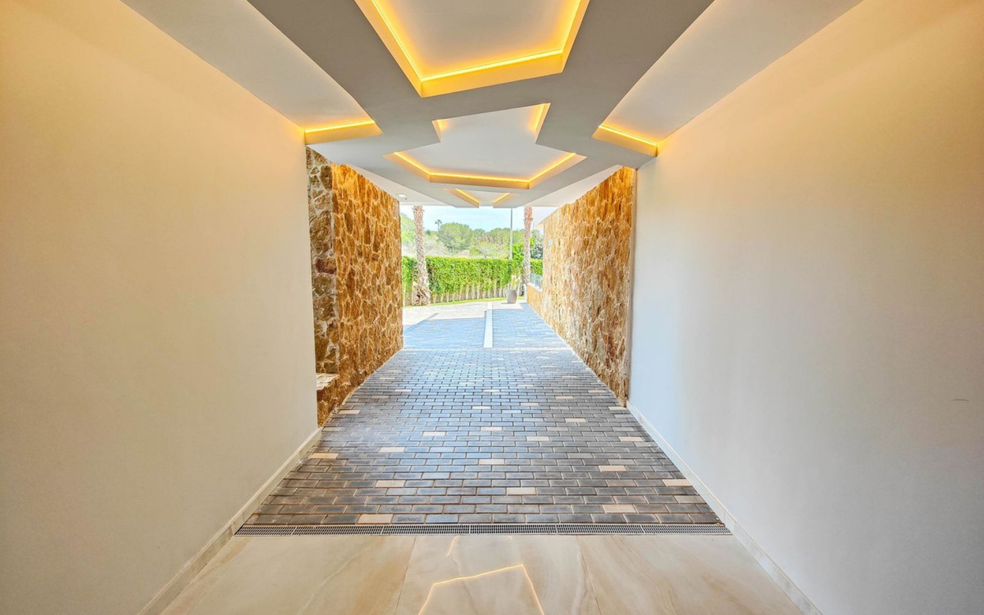 Resale - Apartment - Los Altos