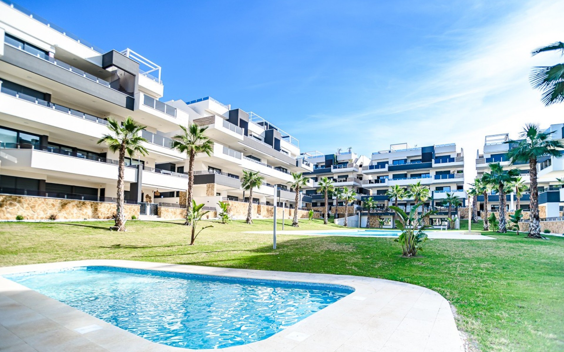Resale - Apartment - Los Altos