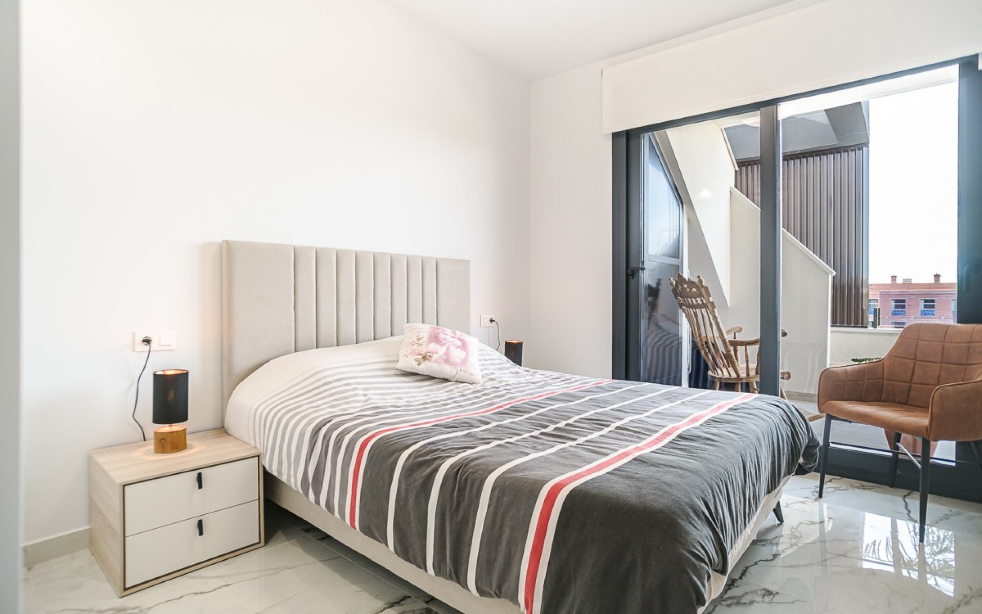 Resale - Apartment - Los Altos