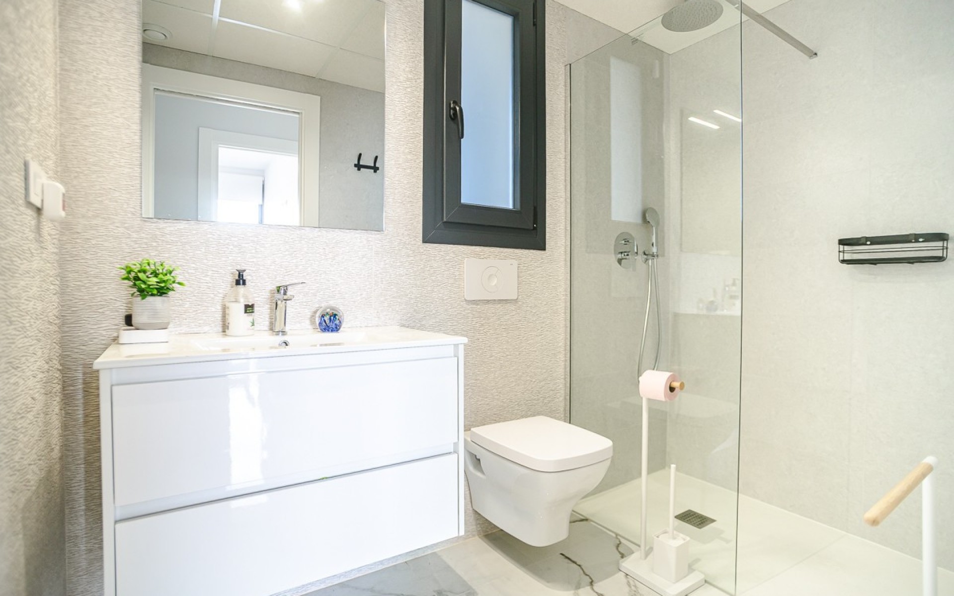 Resale - Apartment - Los Altos