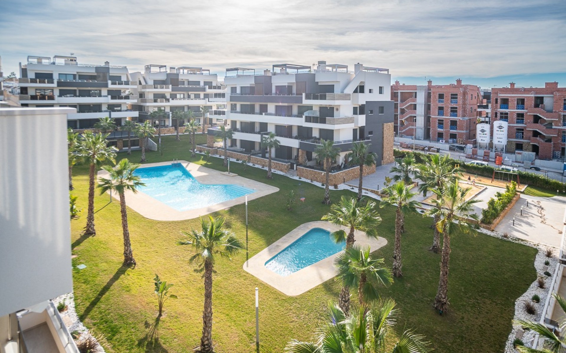 Resale - Apartment - Los Altos
