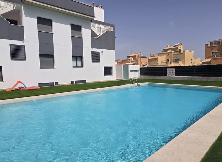 Resale - Apartment - Los Altos