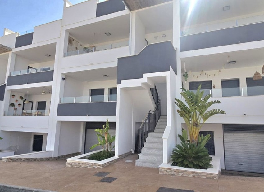 Resale - Apartment - Los Altos